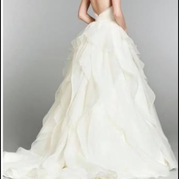 Hayley Paige “Sophie” wedding dress. Sample size - Picture 2 of 7